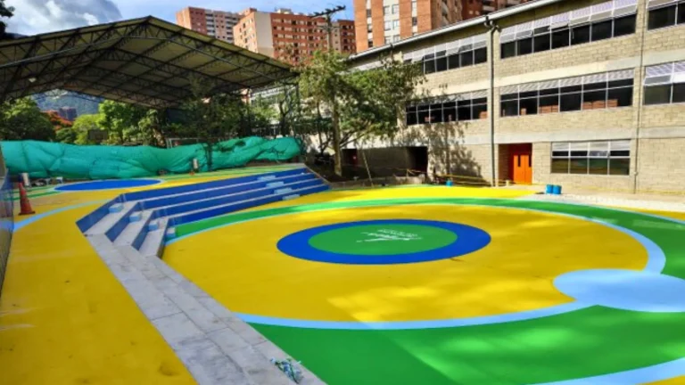 Institución Educativa Tomás Cadavid Medellín